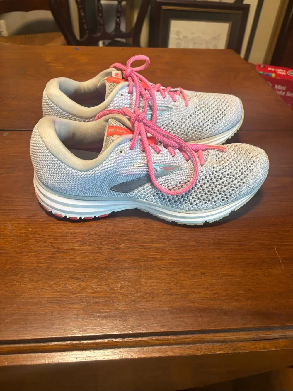 Brooks revel women